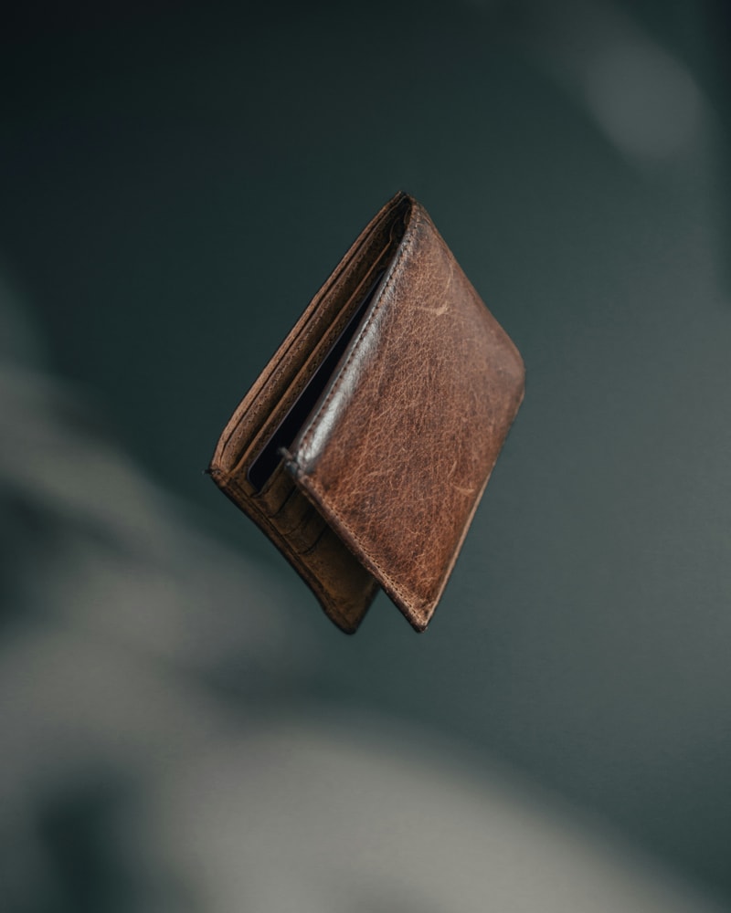 The Iznik Wallet in Dark Olive